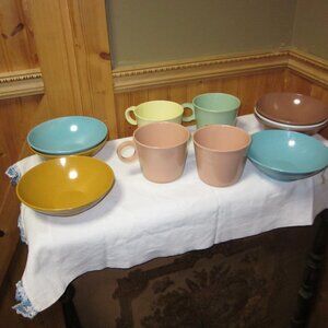 Vtg lot of 11 Melmac Remco bowls and mugs great for the boho camping or picnic